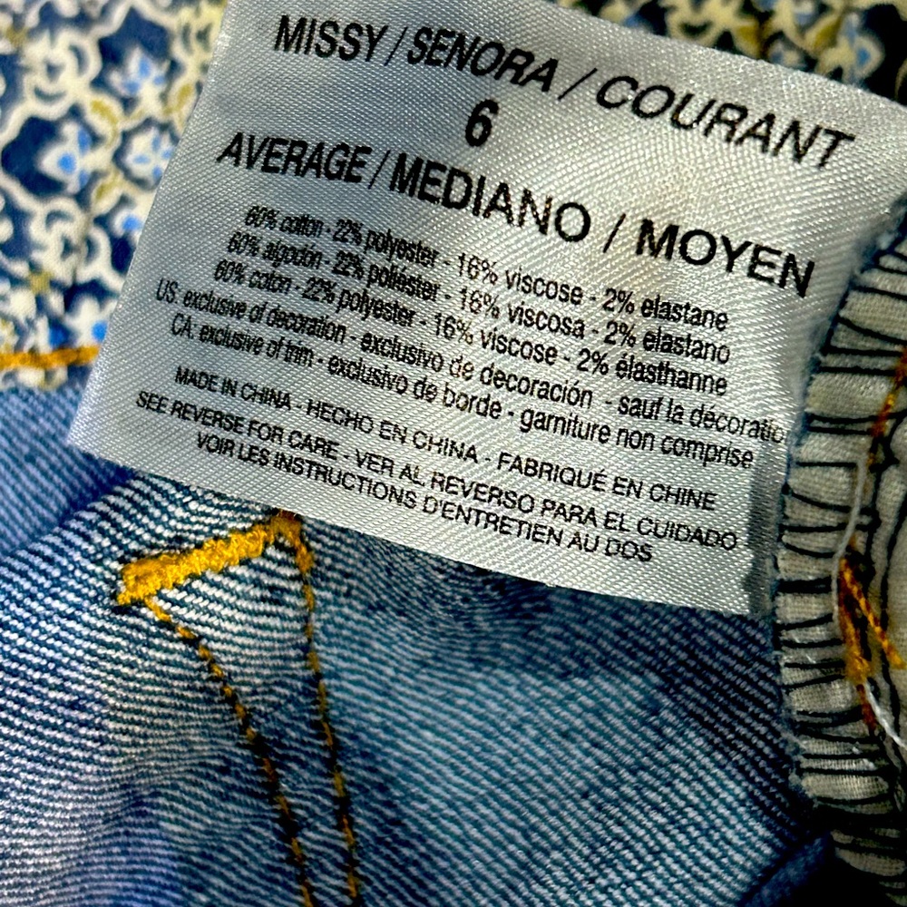 Code Bleu Gracie Bestie Jeans w/Flowers, size 6 - Picture 9 of 10